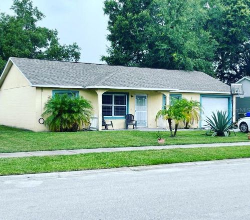 2102 Agate St, Kissimmee, FL 34744-3643