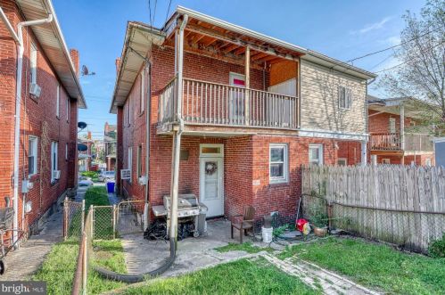 1846 Holly St, Harrisburg PA  17104-1241 exterior