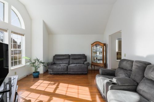 2209 Ironbark Dr, Santa Rosa, CA 95403-7943