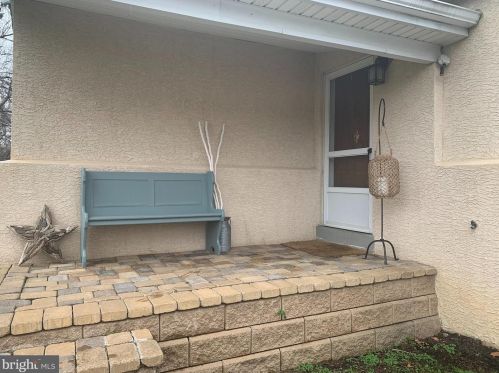 653 Gulph Rd, Norristown PA  19406-3704 exterior