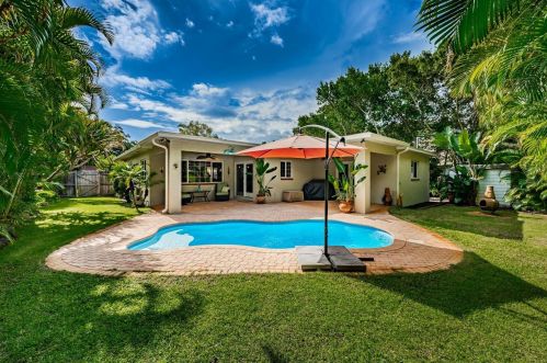 2152 75th Way, Saint Petersburg FL  33710-3846 exterior