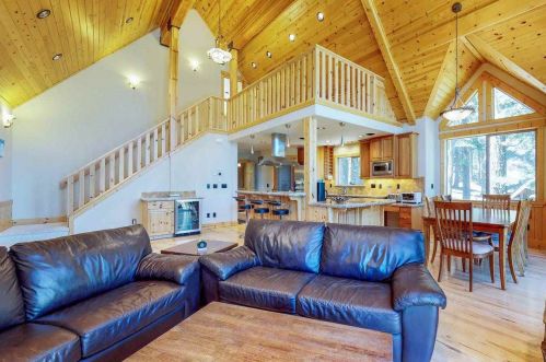 12764 Ski Slope Way, Truckee CA  96161-6615 exterior