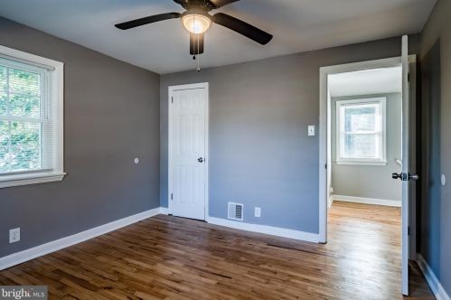 156 Riverview Dr, New Castle DE  19720-2732 exterior