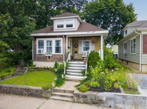 187 Narragansett St, Providence, RI 02905-4109
