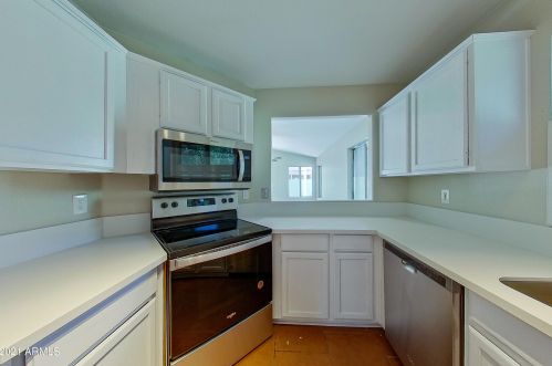 3633 Wahalla Ln, Glendale AZ 85308-7085 exterior