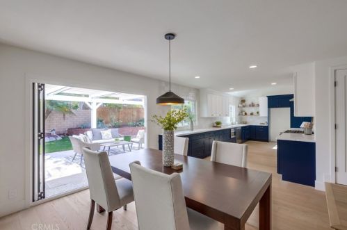 5812 Carbeck Dr, Huntington Beach CA  92648-1009 exterior