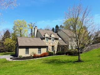 416 Alderbrook Dr, Wayne, PA 19087-2247