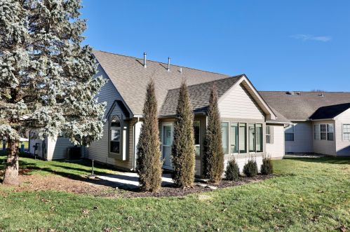 452 Woodside Pl, Bellefontaine OH  43311-1597 exterior