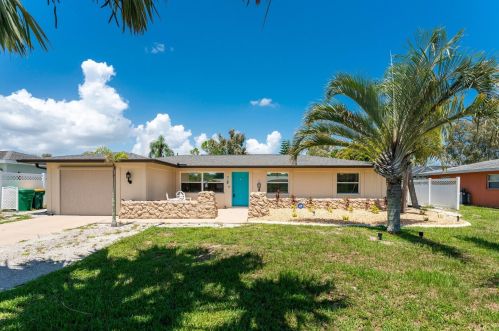 136 Rotonda Cir, Placida, FL 33947-2243