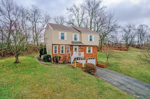 116 Damian Ct, Jeannette, PA 15644-1095