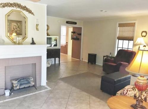 4393 Deering St, Marianna, FL 32446-3015