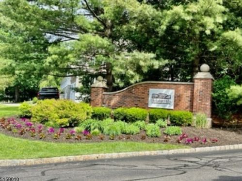 501 Knollwood Ct, Parsippany NJ  07834-3457 exterior