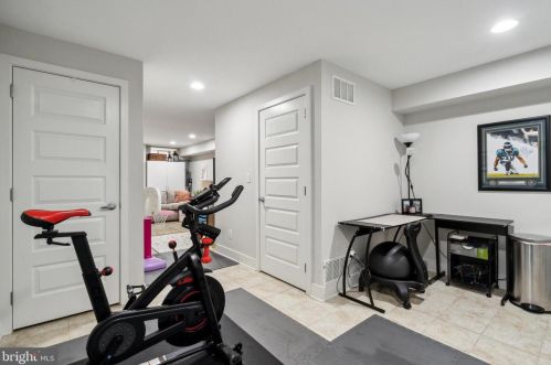 1722 Manton St, Philadelphia PA 19146-3018 exterior