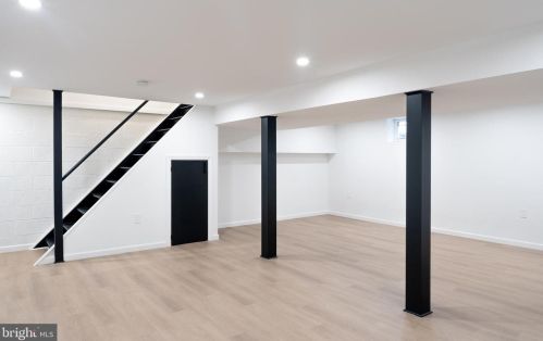 18 Soden Ct, Trenton NJ  08620-2963 exterior