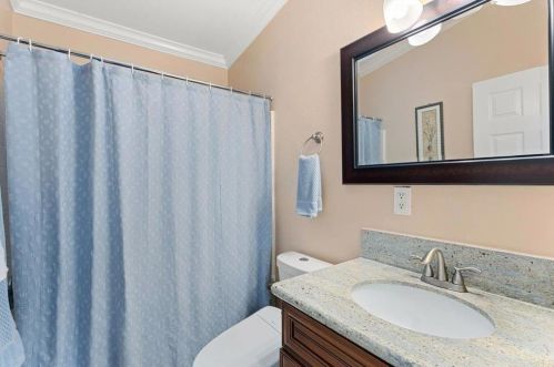 1992 Warmlands Ave, Vista CA  92084-3332 exterior