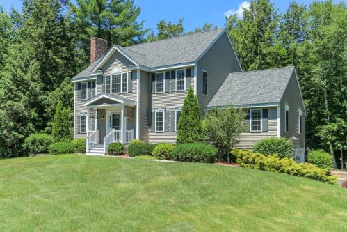 28 Bald Hill Rd, Raymond, NH 03077-1903