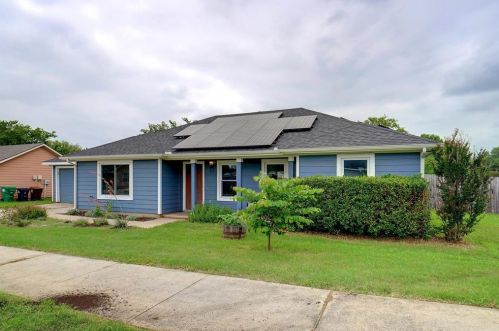 2817 Dana Ln, Denton, TX 76209-6510