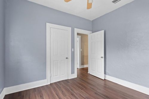 2038 17th St, Saint Petersburg, FL 33713-5001
