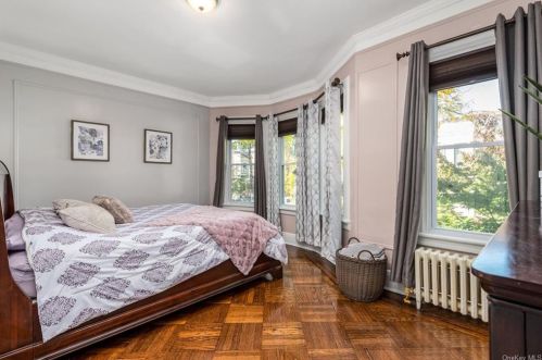 76-38 85th Dr, Jamaica NY  11421-1008 exterior