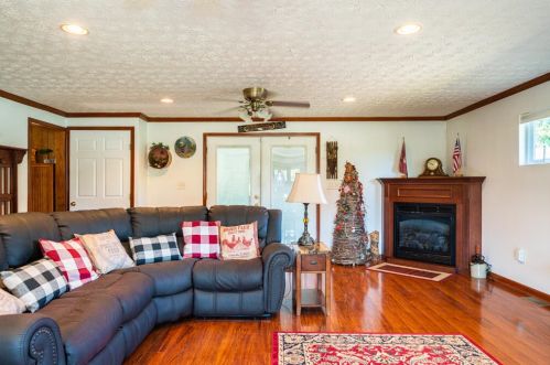 6023 Upper River Rd, Miamisburg, OH 45342-1404