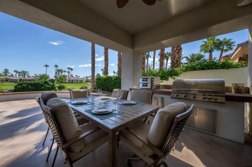 56430 Muirfield Vlg, La Quinta CA  92253-7648 exterior