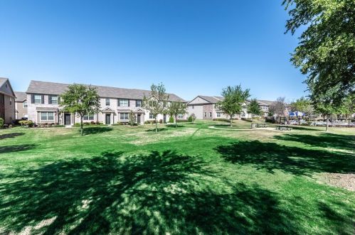 6920 Carrington Ln, Fort Worth TX  76137-7557 exterior