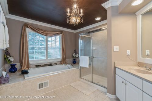 1 Vail Ln, East Freehold NJ  07728-8487 exterior
