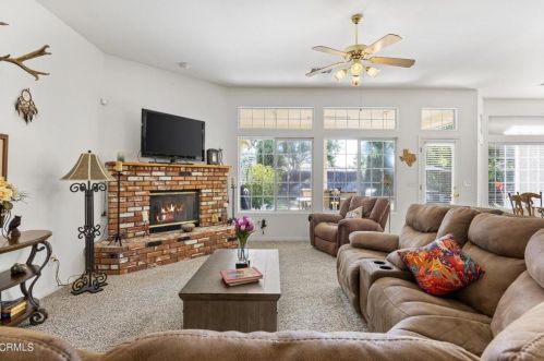 408 Calle Manzana, Bakersfield CA 93314-4247 exterior