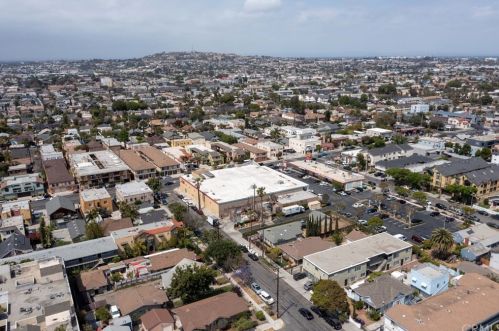 610 Almond Ave, Long Beach CA  90802-1746 exterior