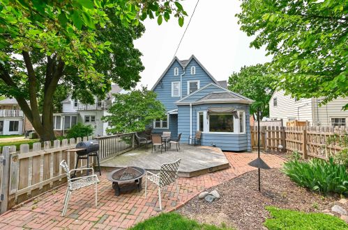 2424 82, Milwaukee WI 53213-1019 exterior