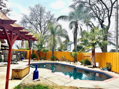 8300 Peregrine Way, Citrus Heights, CA 95610-0562