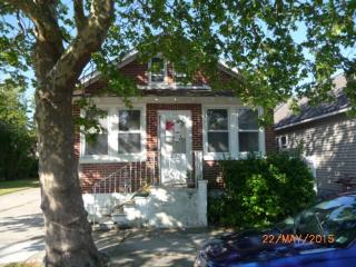 414 Roberts Ave, Wildwood Crest, NJ 08260-1841