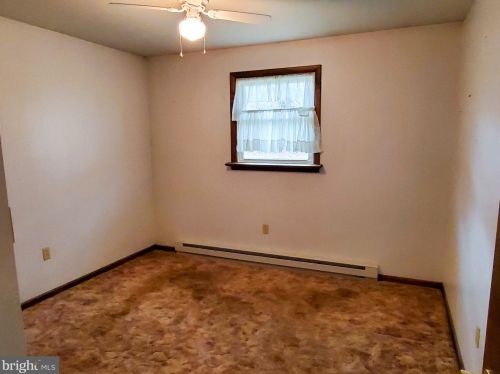 65 Ream Rd, Ephrata PA  17522-9792 exterior