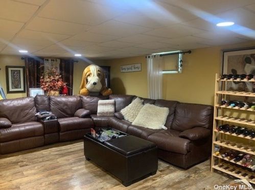 134 24th St, Wheatley Heights NY  11798-2108 exterior