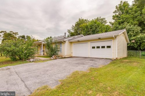 533 Morison St, Charles Town WV  25414-1144 exterior