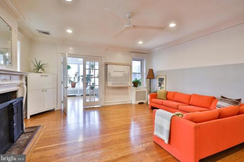 425 Gln Echo Rd, Philadelphia PA 19119-2915 exterior