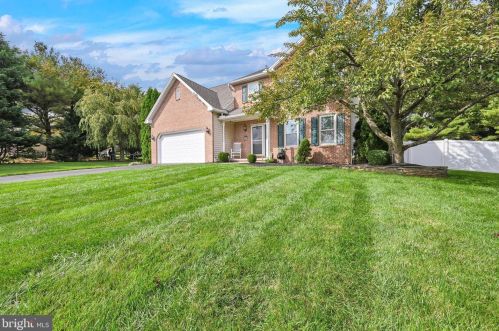 218 Highland Dr, Shrewsbury, PA 17361-1252