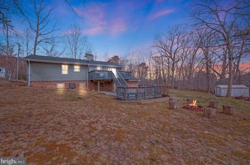 15753 Oak Ln, Haymarket, VA 20169-1302