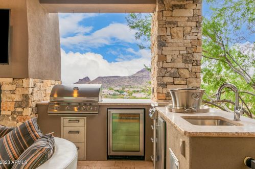 9710 Palisades Blvd, Scottsdale AZ 85268-2755 exterior