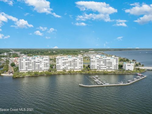 7 Indian River Ave, Titusville FL  32796-2812 exterior