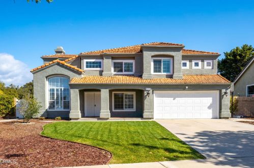 2586 Lake Dr, Oxnard, CA 93036-1584