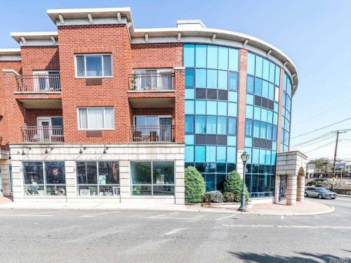 130 Post Ave, Westbury, NY 11590-3283