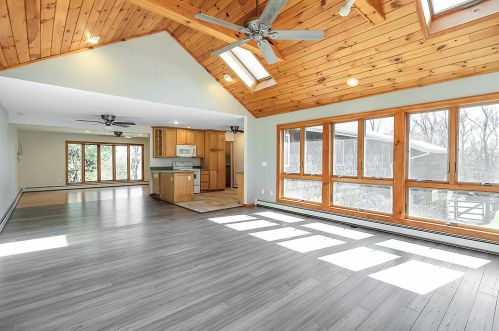 33 Gail Ln, Poughquag NY  12570-5034 exterior