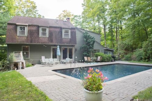 12 Pent Rd, Bloomfield, CT 06002-1519