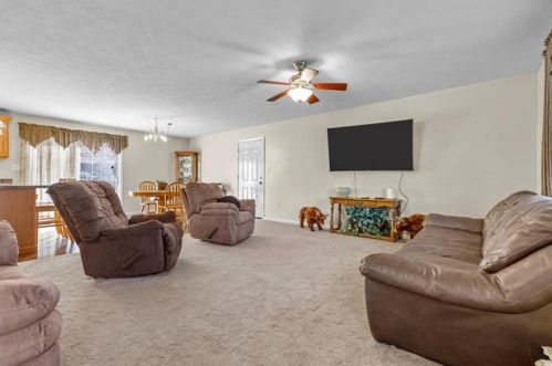 653 Old Millcreek Rd, Hookstown, PA 15050-1428