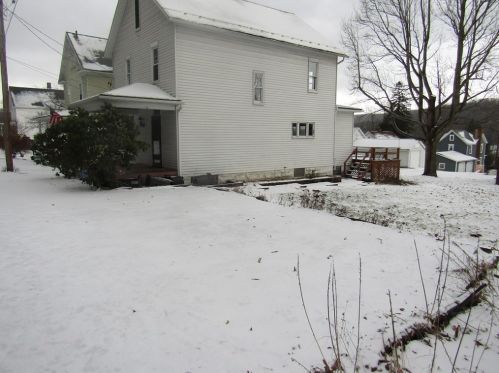 526 Leora Ave, Rockwood, PA 15557-1020