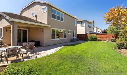 2073 Wyndham Way, Lodi CA  95242-4807 exterior
