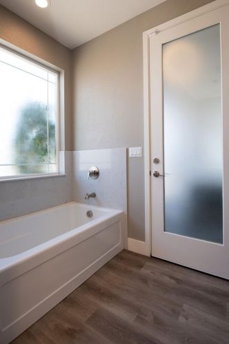 2440 Greenboro St, Turlock CA  95382-1433 exterior
