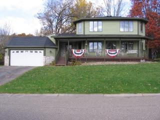 18892 Orchard Ct, Lakeville, MN 55044-9383