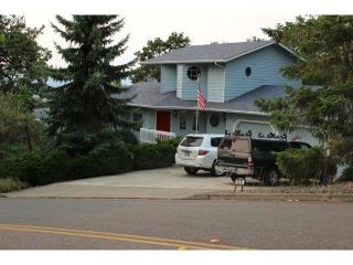 1495 Parkwood Dr, Roseburg, OR 97470-4354